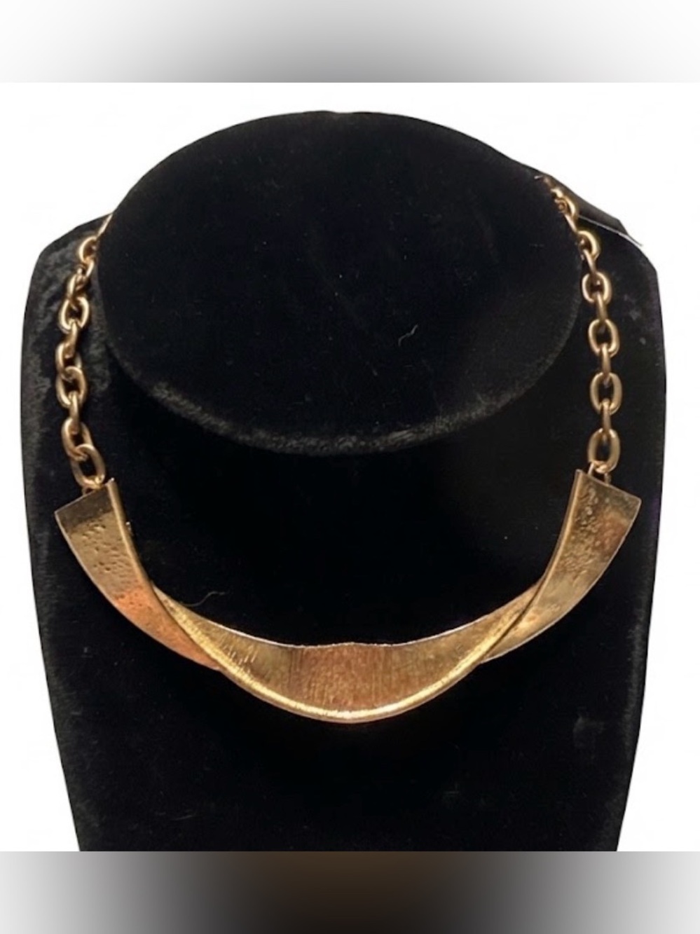 Bold Vintage-Style Gold-Tone Twisted Collar Necklace